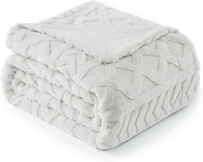 Cozy Bliss Faux Fur Throw Blanket for Couch, Jacquard Fuzzy Plush Soft Thick Winter Throw Blanket for Sofa Bed Living Room Bedroom，50"x60" Beige