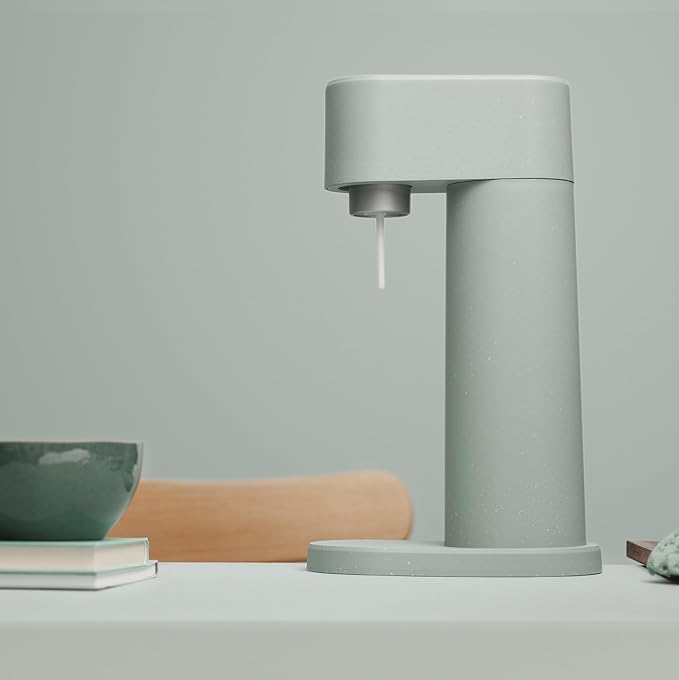 Woody Sparkling Water Maker - Silent Carbonated Water Machine Made of Renewable Wood Composite and 1L Water Bottle - Without CO2 Cylinder - Seltzer Maker Machine - Colour Sage Green