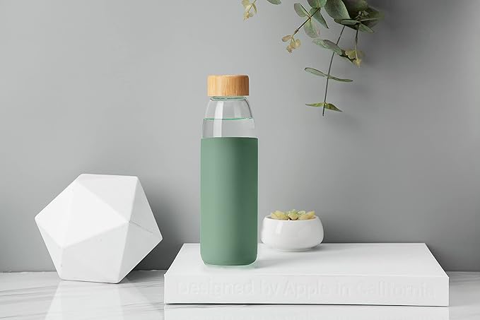 veegoal 18 Oz Borosilicate Glass Water Bottles with Bamboo Lid, BPA-FREE, Non-Slip Silicone Sleeve, and Stainless Steel Leak Proof Lid - Reusable Glass Bottle for Men and Women