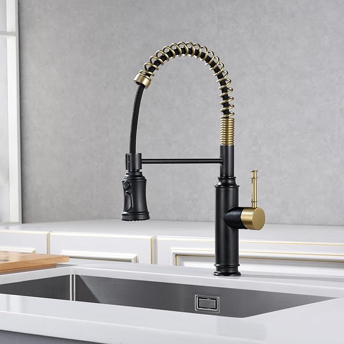 Sumerain Pull-Out Spring Sprayer Kitchen Sink Faucet with 360° Rotating Spout and Single Level Handle, Black and Gold