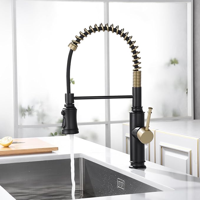 Sumerain Pull-Out Spring Sprayer Kitchen Sink Faucet with 360° Rotating Spout and Single Level Handle, Black and Gold