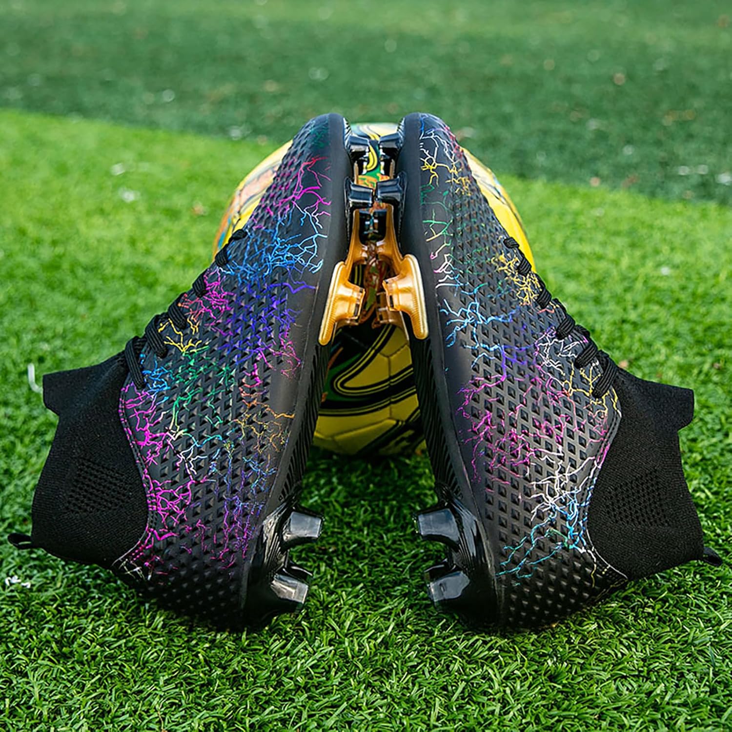 Men's Soccer Shoes High-Top Soccer Cleats Outdoor Breathable Athletic Professional Spikes Youth Boys Football Shoes Unisex