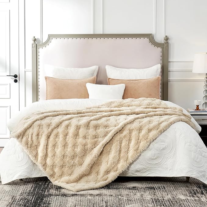 Cozy Bliss Faux Fur Throw Blanket for Couch - Soft Checkered Fuzzy Cozy Throw Gift Blankets for Women, Beige Boho Blanket for Sofa Bedroom Living Room.60 * 80 Inches